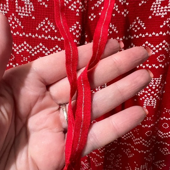 Victoria’s Secret Red Patterned Women's thermal pajama set, medium, holiday. - Picture 7 of 10